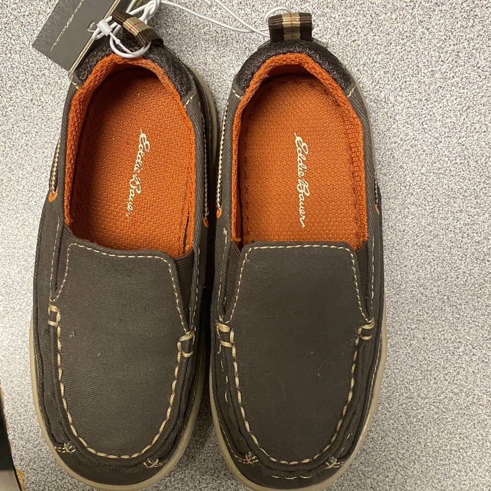 Eddie Bauer Brown loafers. Boys.